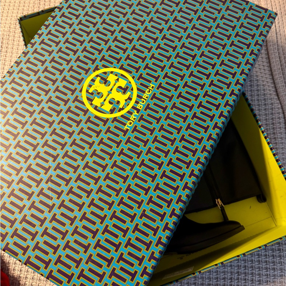 Tory Burch Perfect Black Wyatt 2 Boot Calf Leather Stretch. Like New! - Picture 9 of 12